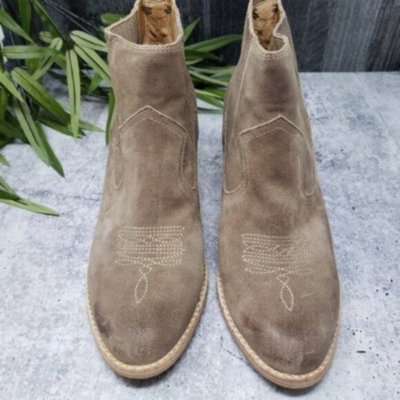 NWT Dolce Vita | Taupe Suede Jones Chelsea Western Style Bootie - Picture 4 of 7